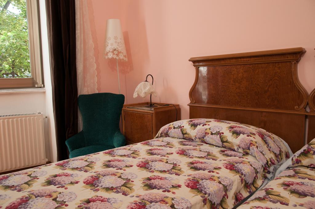 Le Ortensie Di Via Rossetti Bed and Breakfast Trieste Exteriör bild